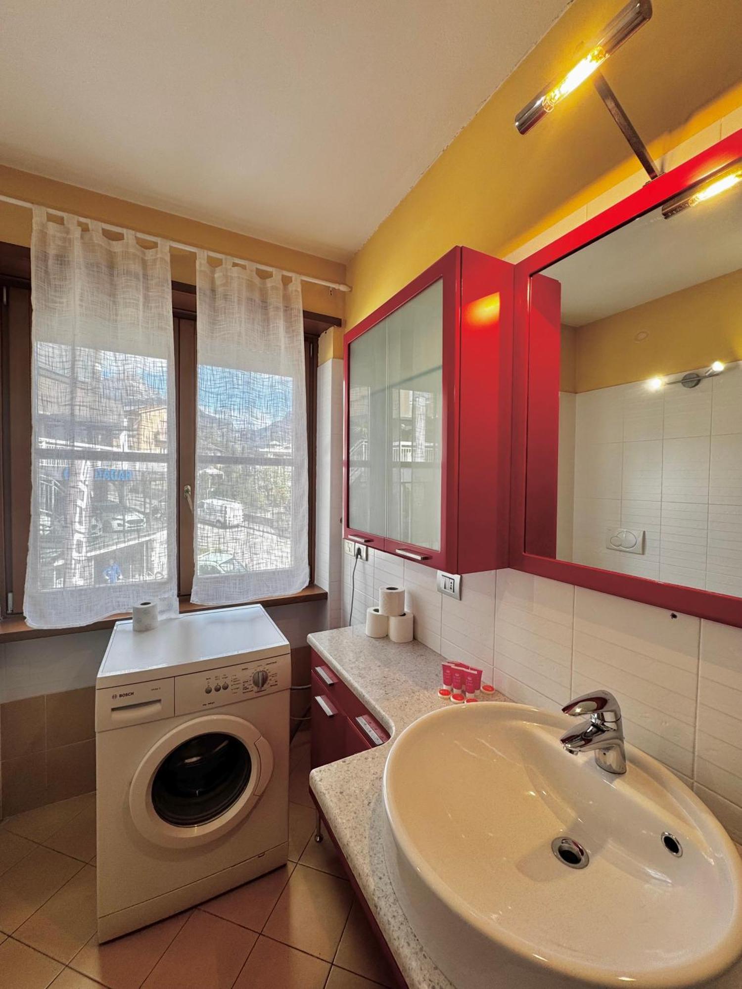 Sweet Spot Aparthotel ริวาเดลการ์ดา ภายนอก รูปภาพ