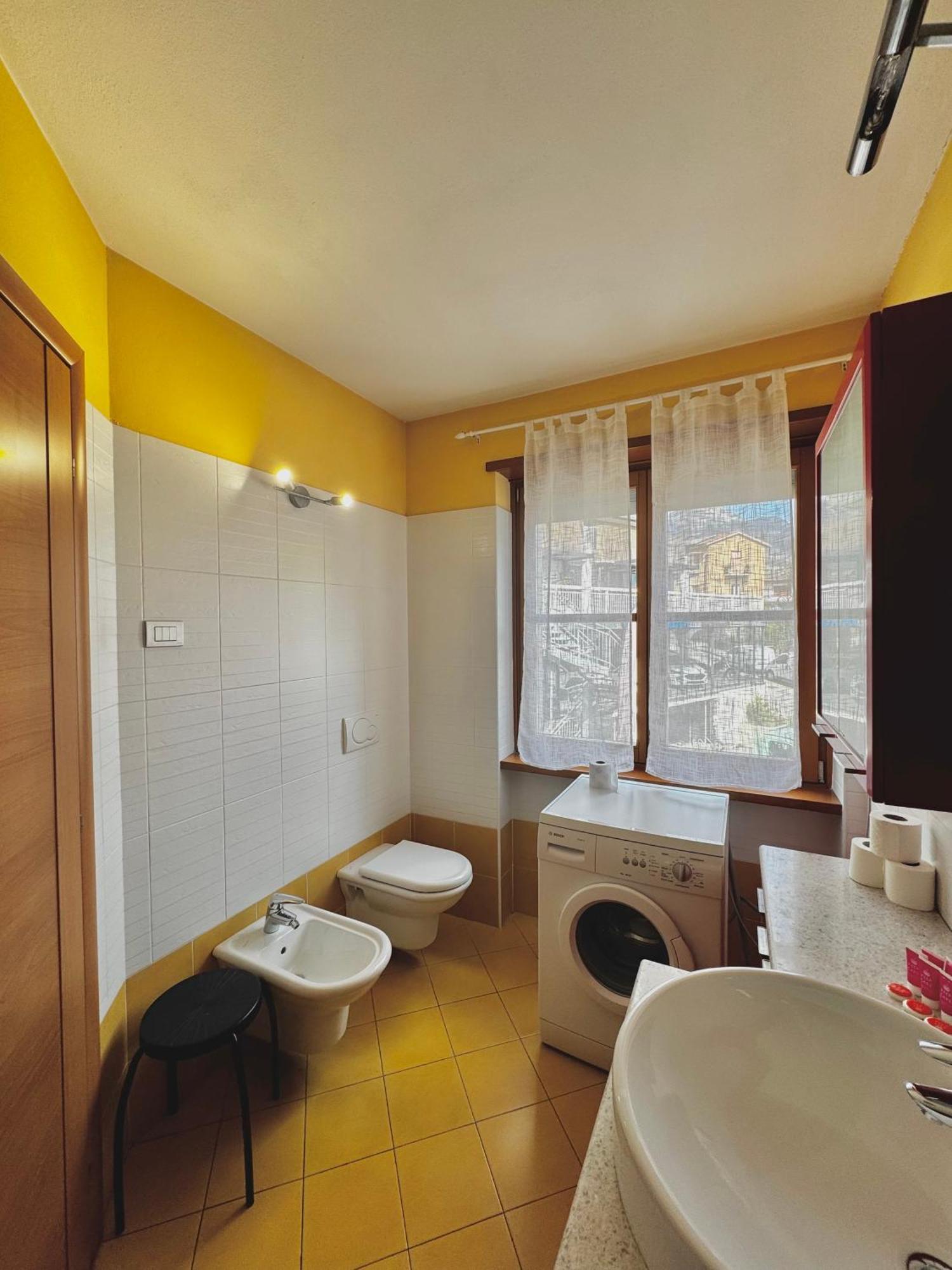 Sweet Spot Aparthotel ริวาเดลการ์ดา ภายนอก รูปภาพ